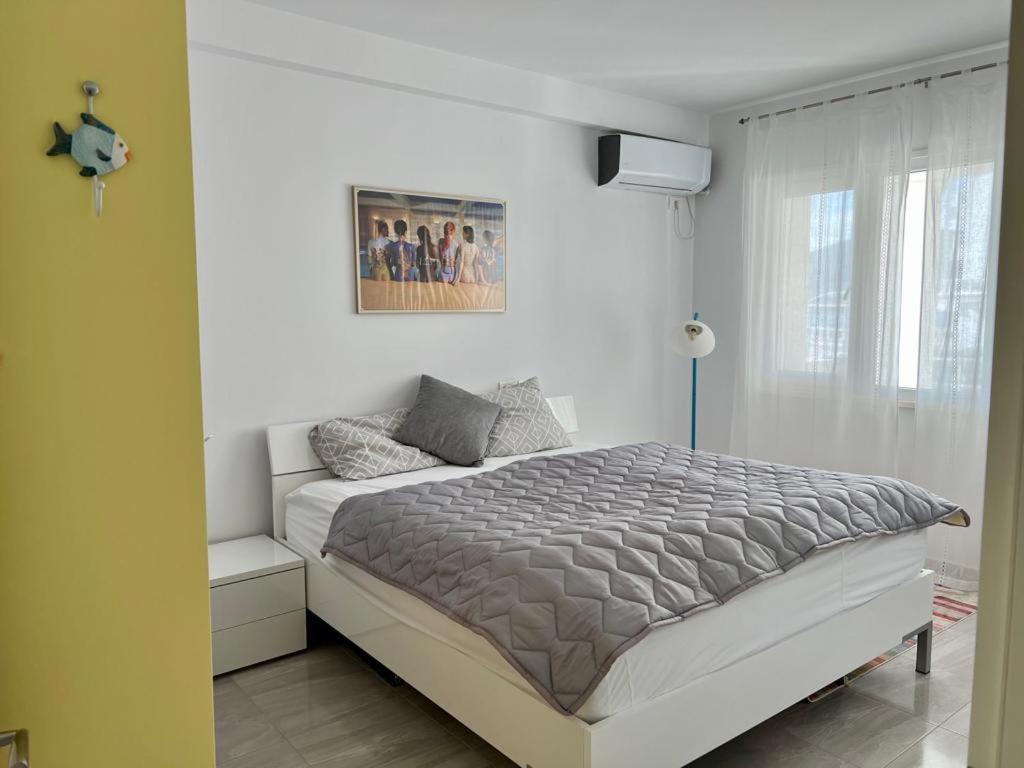White Sidesea View Apartment Sarande Luaran gambar